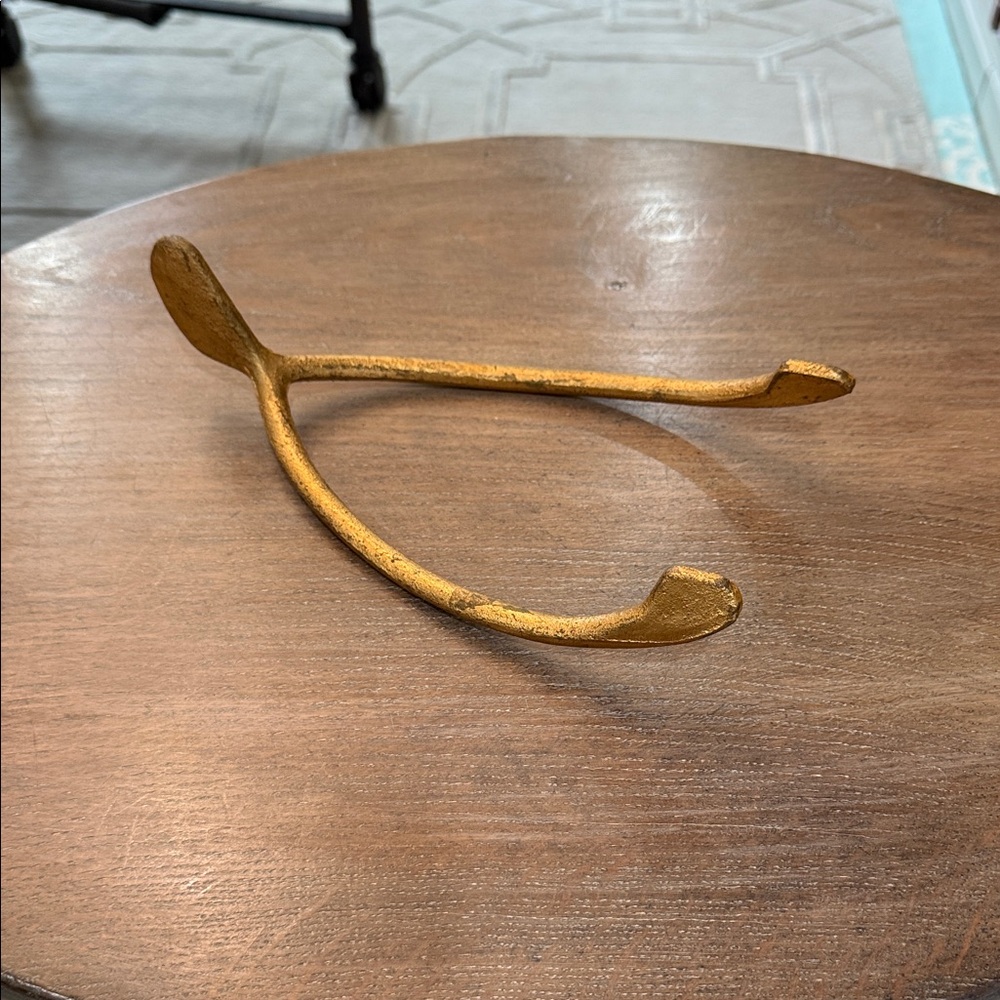 Metal Wishbone sculpture